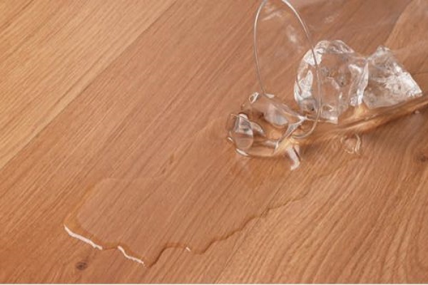 Cách khắc phục sàn gỗ công nghiệp bị thấm nước