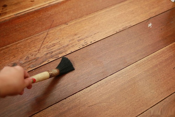 Một số cách xử lý sàn gỗ công nghiệp Egger bị trầy xước